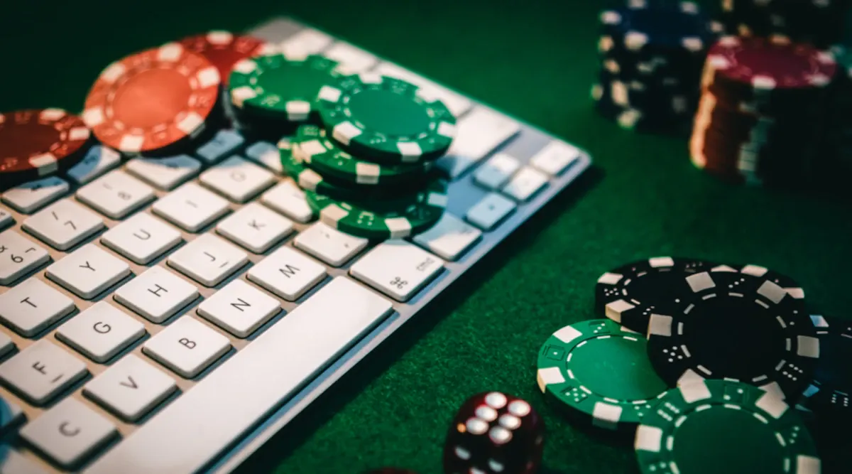5 Ways to Hack Your Life With Professional Poker Online Secrets