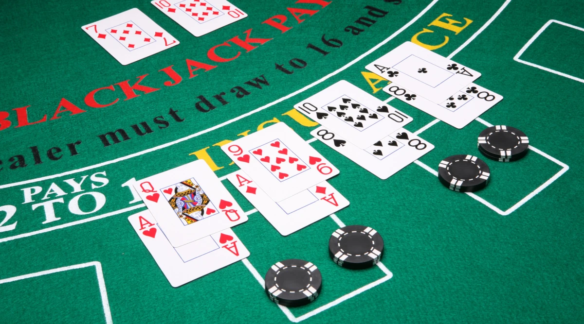 What is Splitting in Blackjack at Vegas Aces
