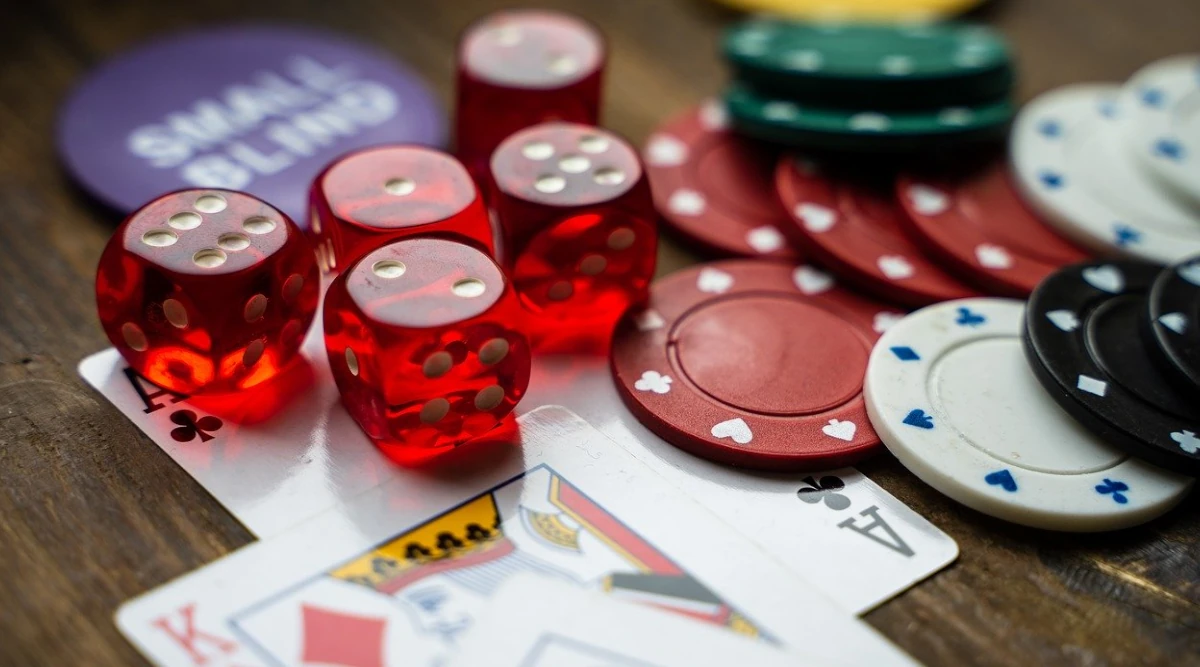 What is The House Advantage in Casino War
