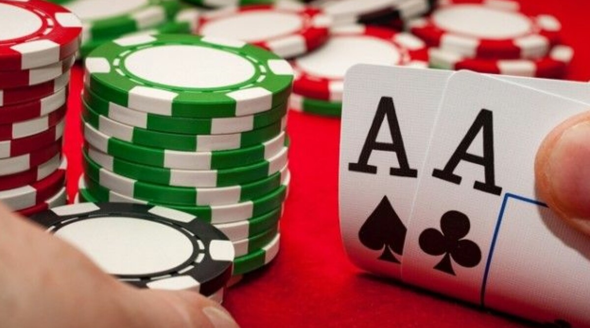 video poker deuces wild strategy