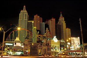 Online Casino vs The Strip: Should You Stay or Should You Go?